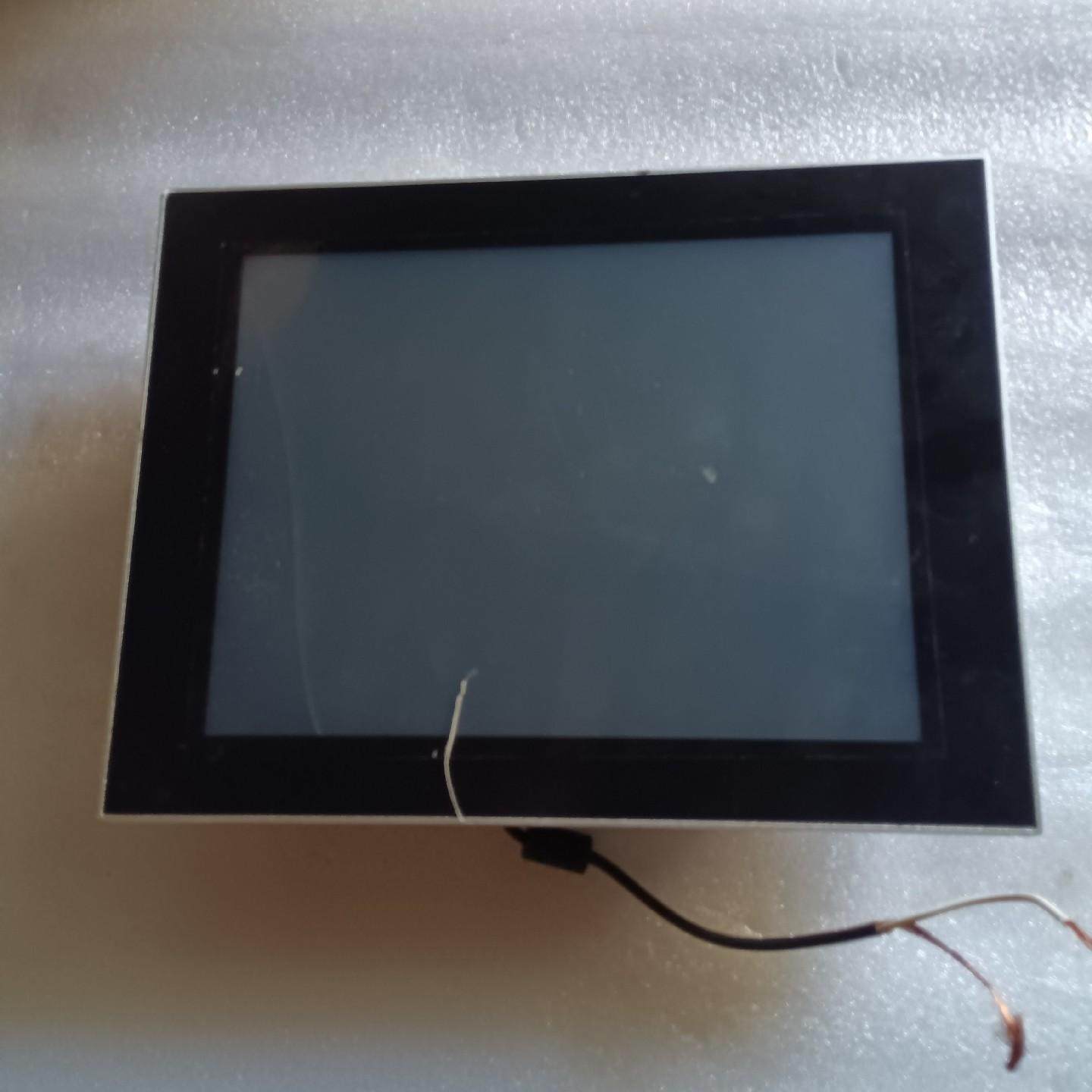 拆下来1台WG：wELL一GLOBAL工业显示器 电源输入D