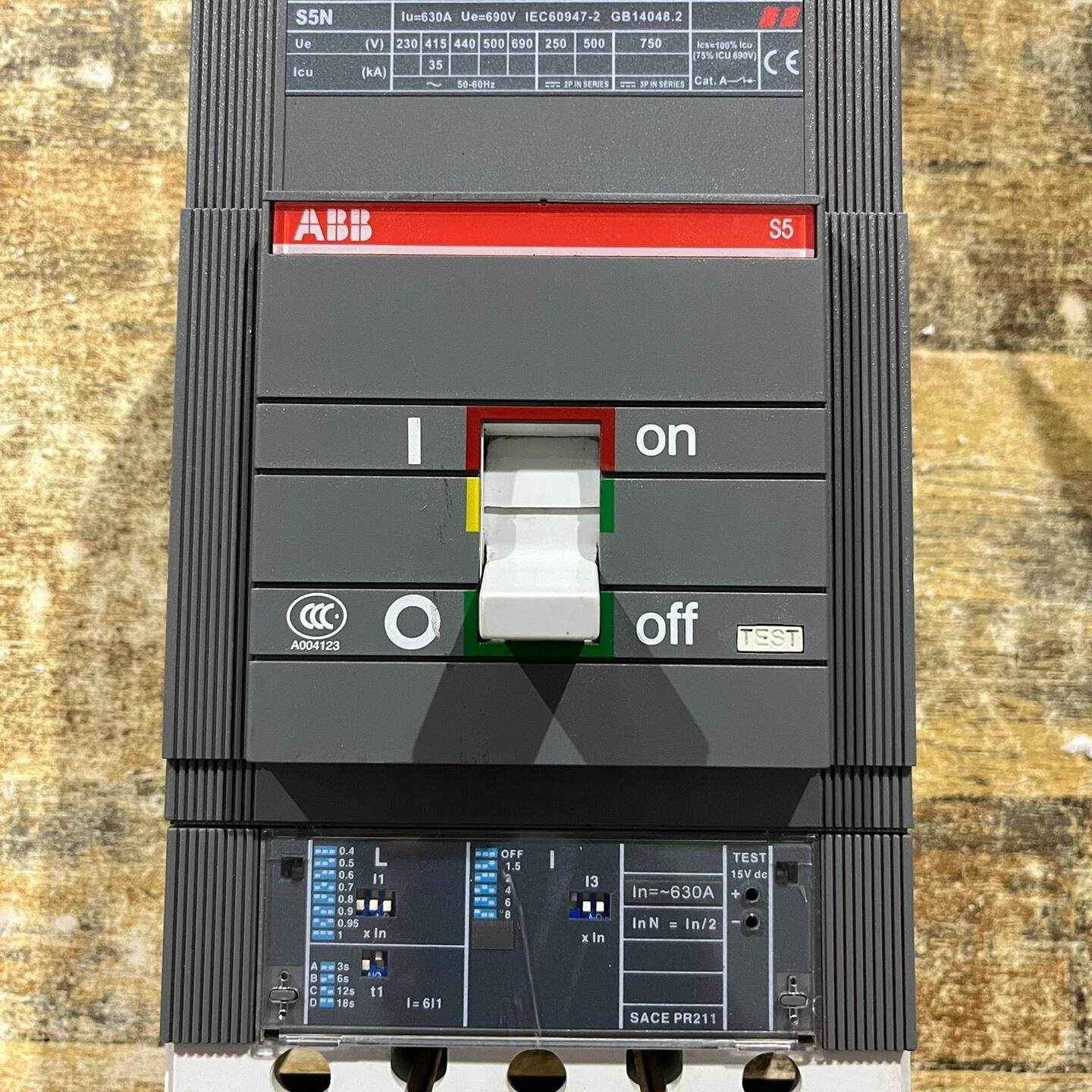 断路器S5N 630A  2台  88/