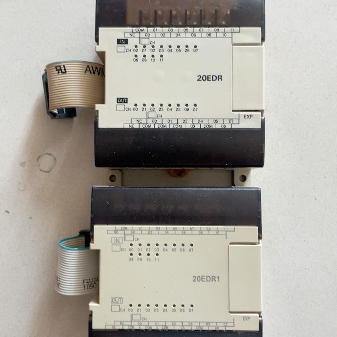 plc扩展 CPM1A-20EDR 商标印字都不大清楚