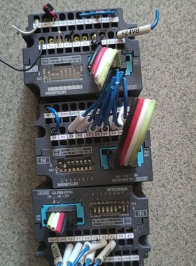 输出模块CL2Y8-TP1S2 几乎 成色如图。日本