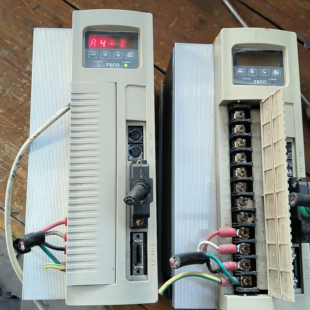 东元驱动器JSDA-50A3 实物图拍摄 功能包好。