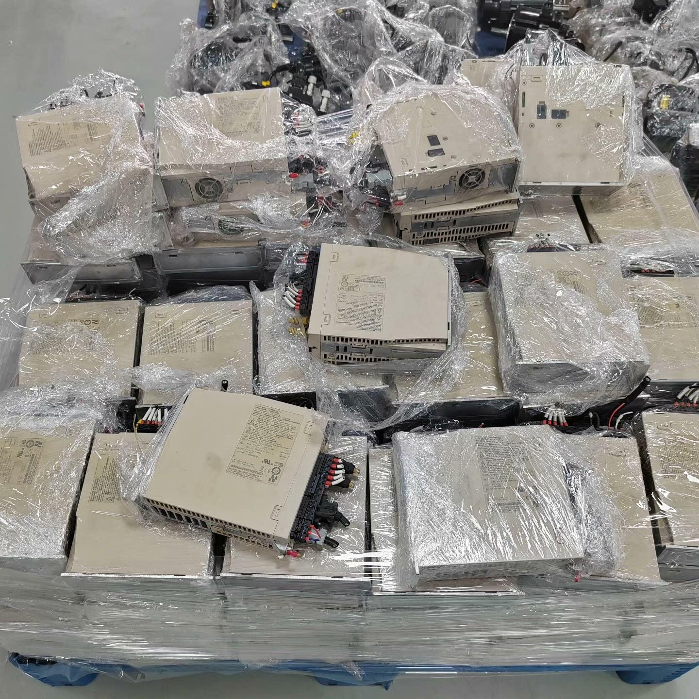 SGPMS-2R5A30A 450w 300 SGD7S-5