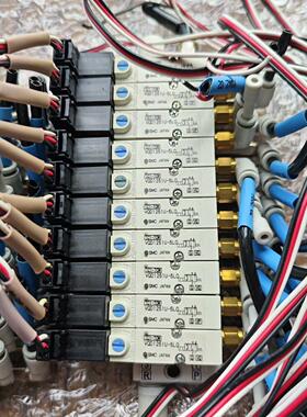 阀岛 带10个电磁阀 型号VQD1251U-5LO 原