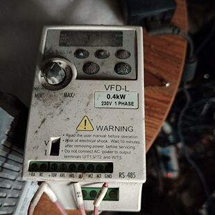 台达变频器VFD004L21A 0.4KW  包好