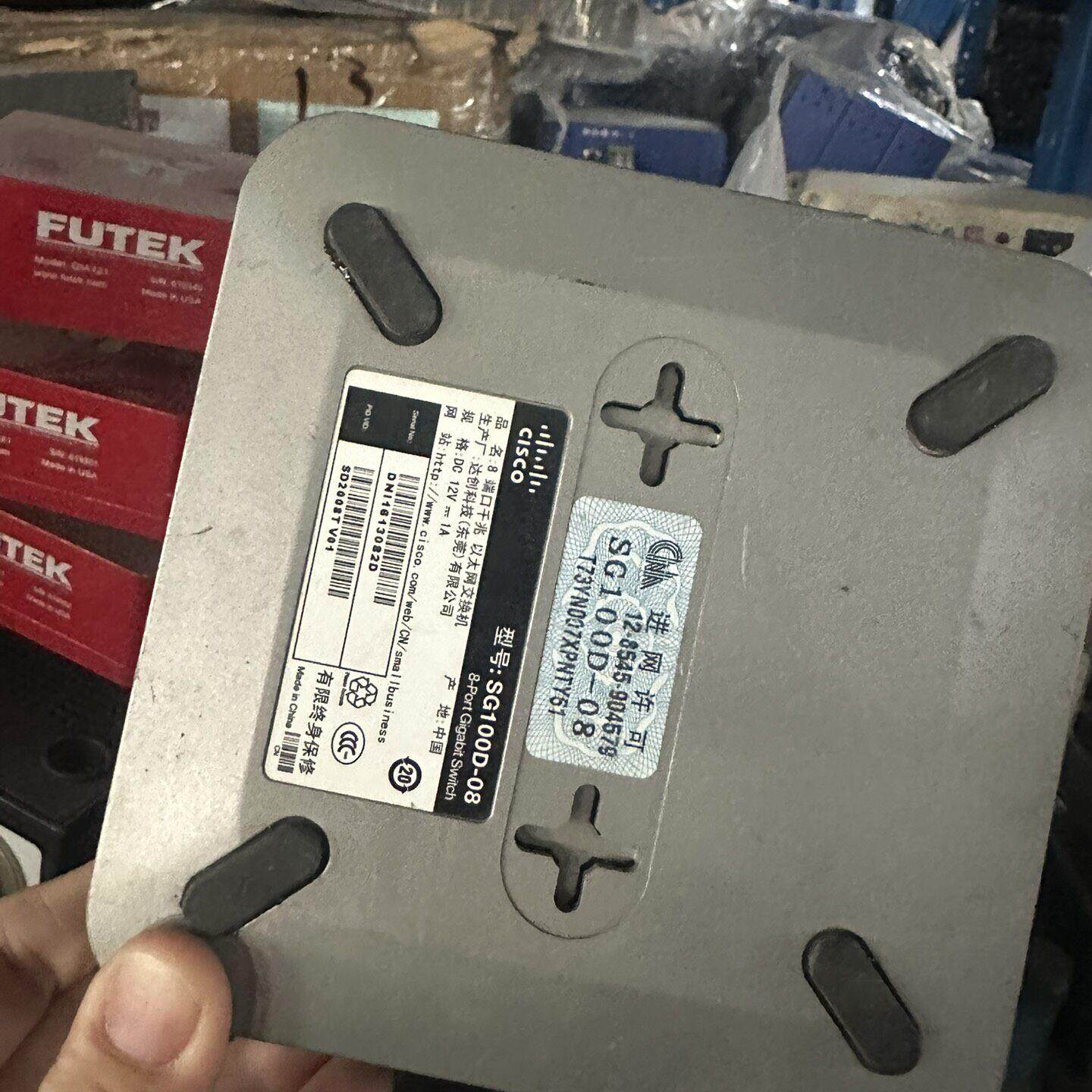 拆机Cisco SG100D-08 8口千兆交换机 成色不错
