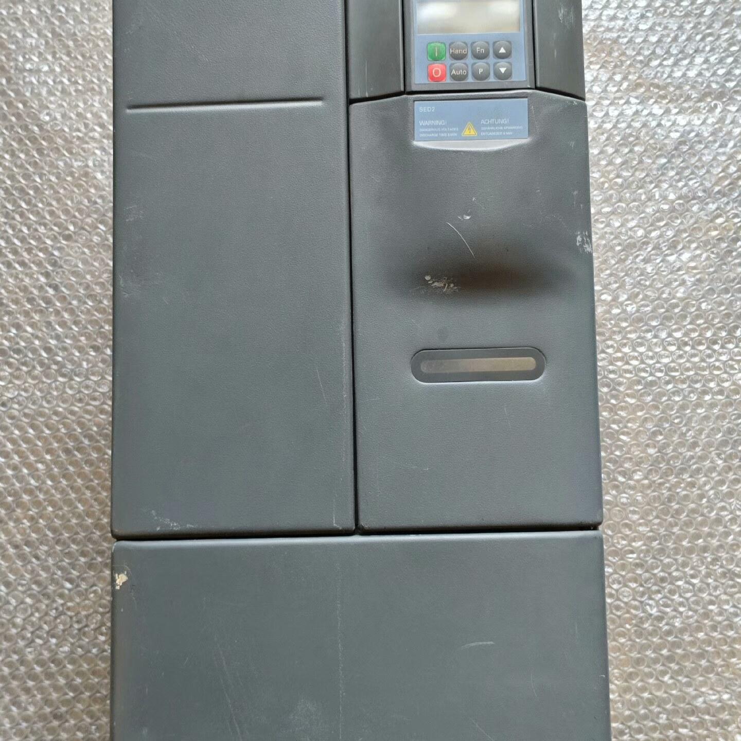 变频器 6SE6436-2BD31-8DA0 实物拍摄