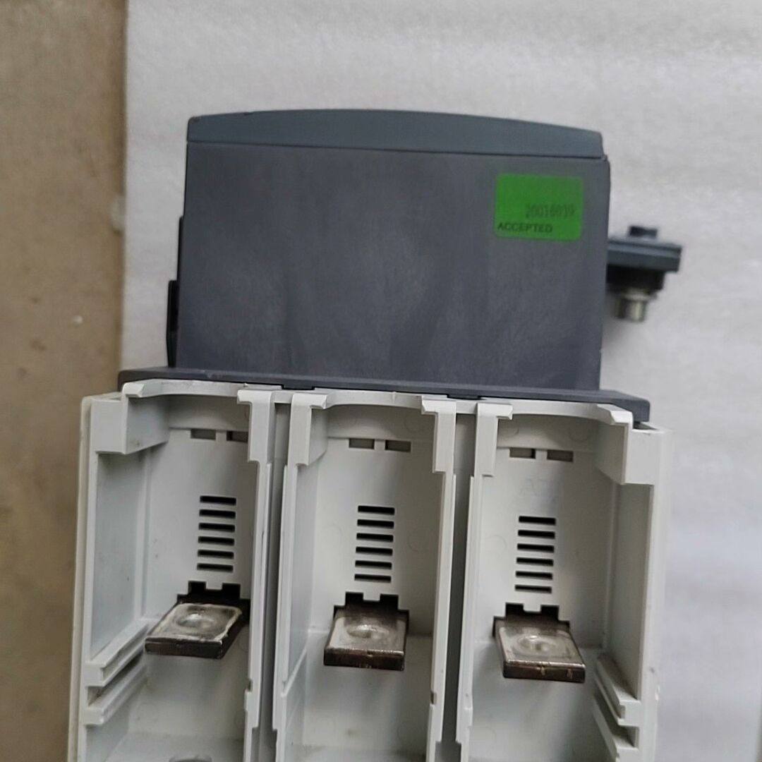 接触器软启动器AF370一30 100一250V Co