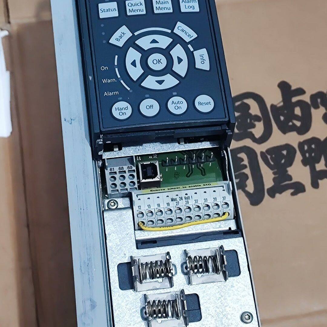 丹沸斯变频器 FC-302p4K0T5E20H1 4.0KW