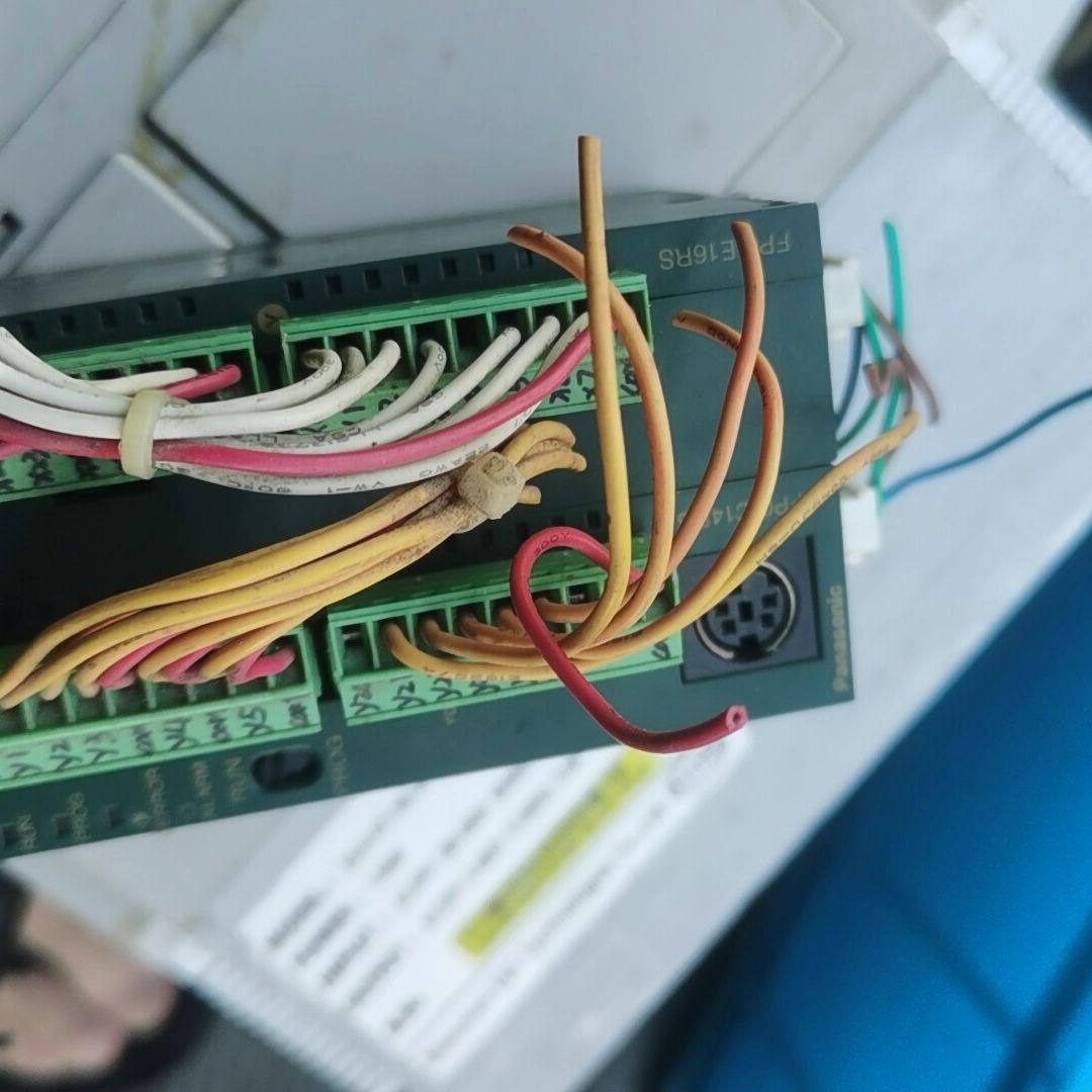 PLC  FP0R-C14RS-F 功能正常 品相如图