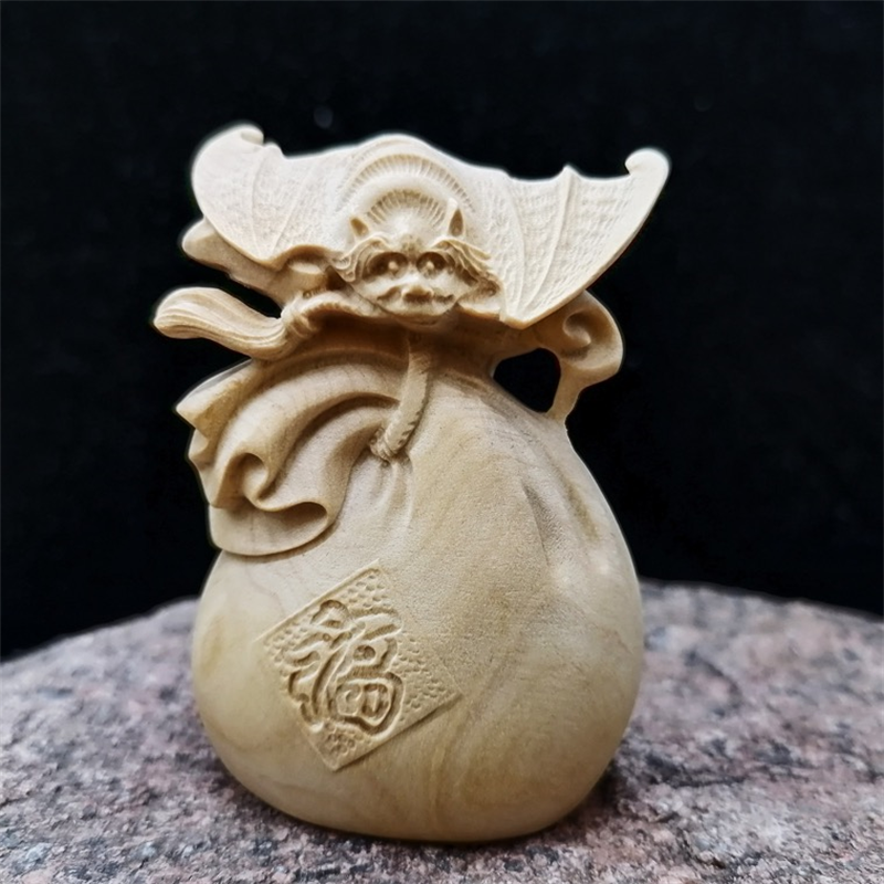 小叶黄杨木雕蝙蝠福袋手把件男士实木雕刻木质钱袋居家装饰品摆件