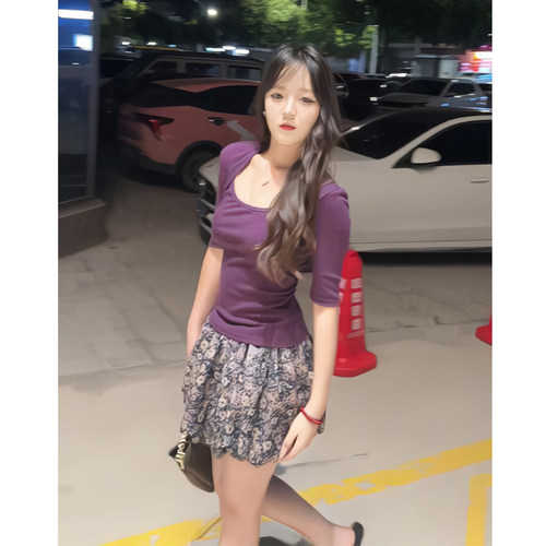 碎花褶皱花苞裙方领紫色T恤上衣