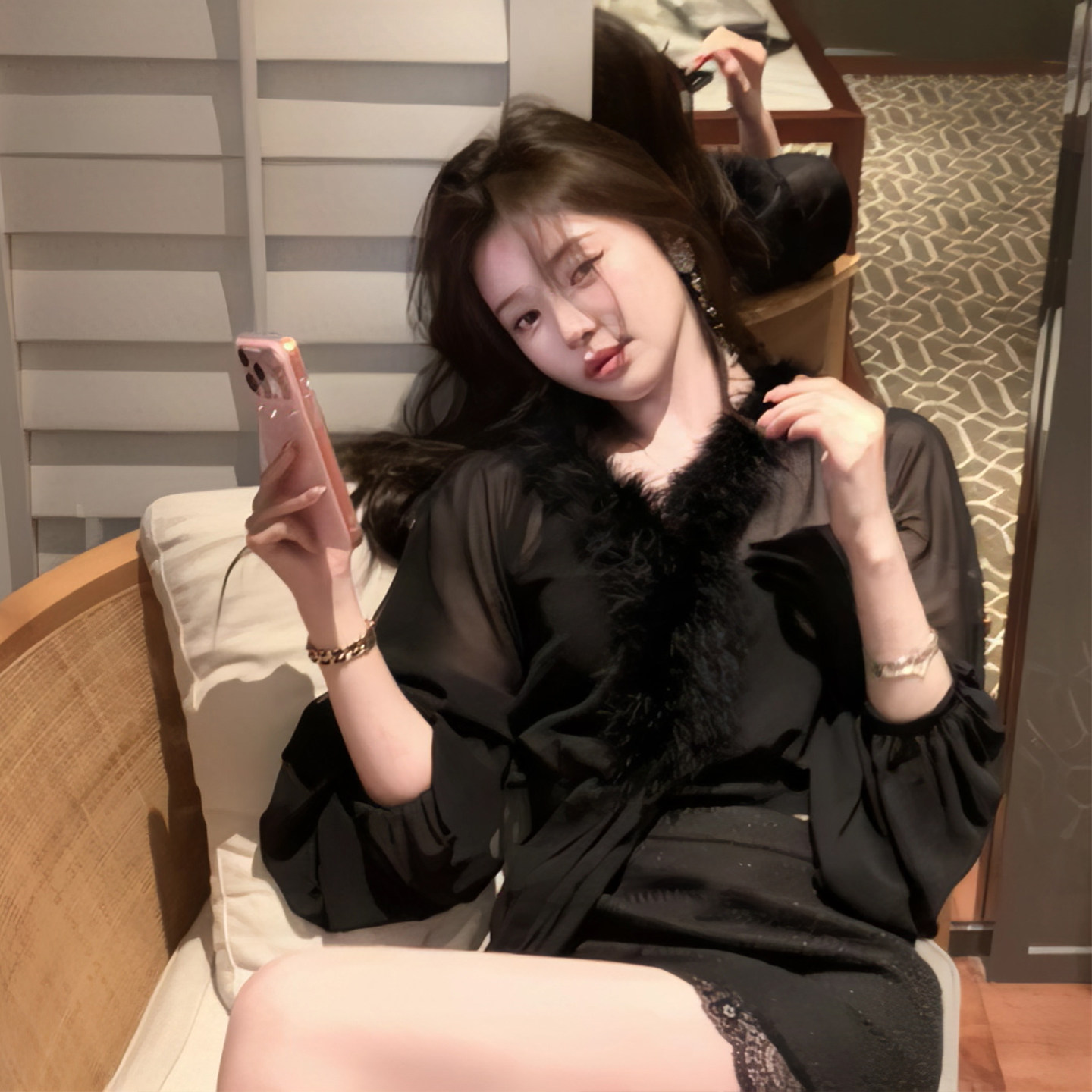 早春长袖【暗夜黑玫瑰】钓系姐姐~毛领雪纺衬衫/拼蕾丝半裙套装
