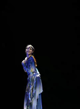 藏族舞蹈服装艺考独舞觅光舞蹈服出租定做