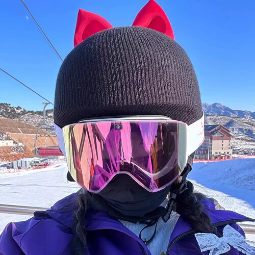 冬季滑雪头盔帽子拍照装饰女生