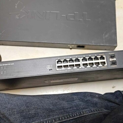 议价全干兆Web网管PoE交换机。TL-SG2218PE。