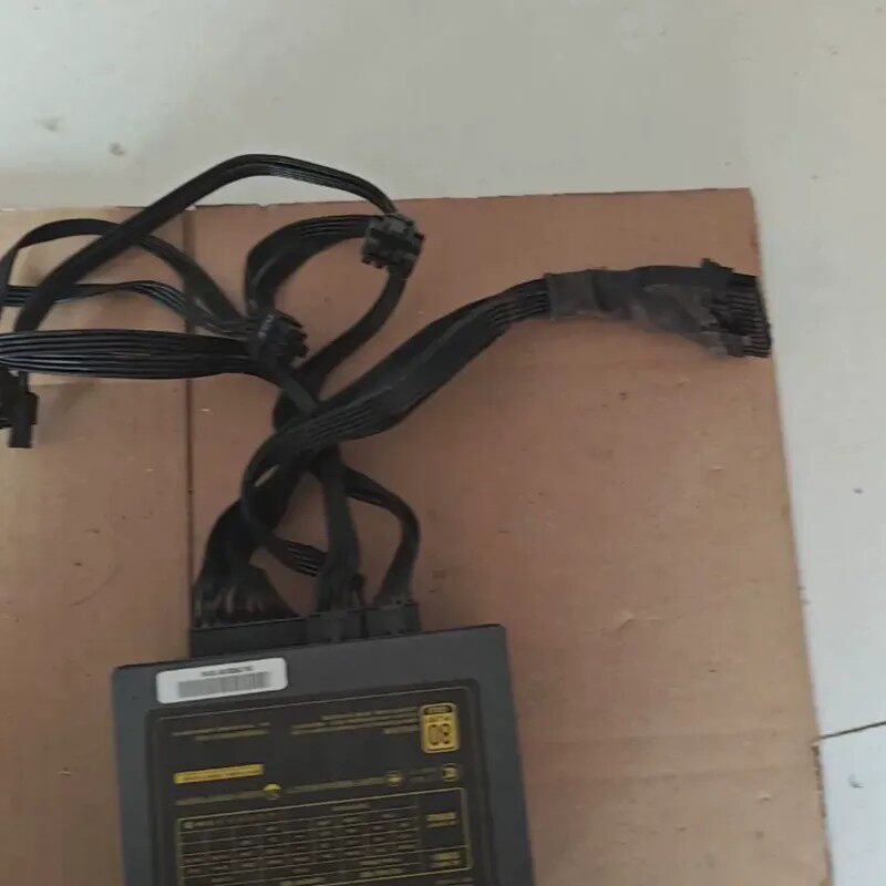 议价先马金钻550M电源，额定550W，CPU 4+4pin，双