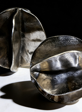 印度进口黑灰色花瓣形几何摆件样板间客厅艺术金属不规则雕塑装饰