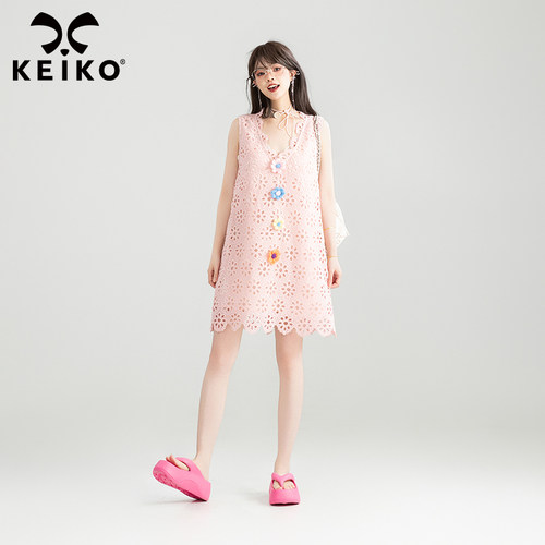 KEIKO立体扎花镂空勾花连衣裙