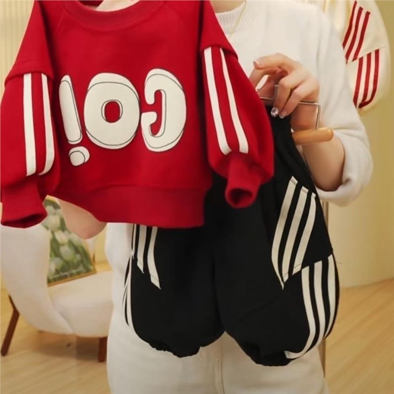 男女童春季套装儿童2026新款字母男童宝宝卫衣织带灯笼裤两件套泳图片