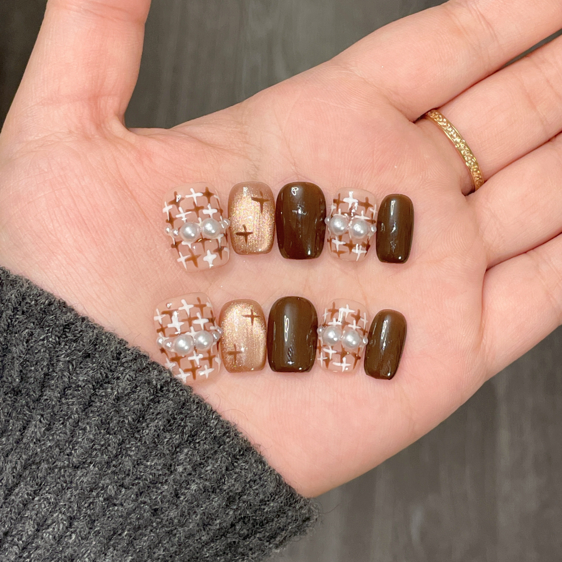 【可可小香】穿戴甲秋冬显白小香风搭配毛呢纯手工美甲,彩妆/香水/美妆工具,穿戴甲/甲片,淘宝优惠券,粉丝福利购,淘宝优惠卷