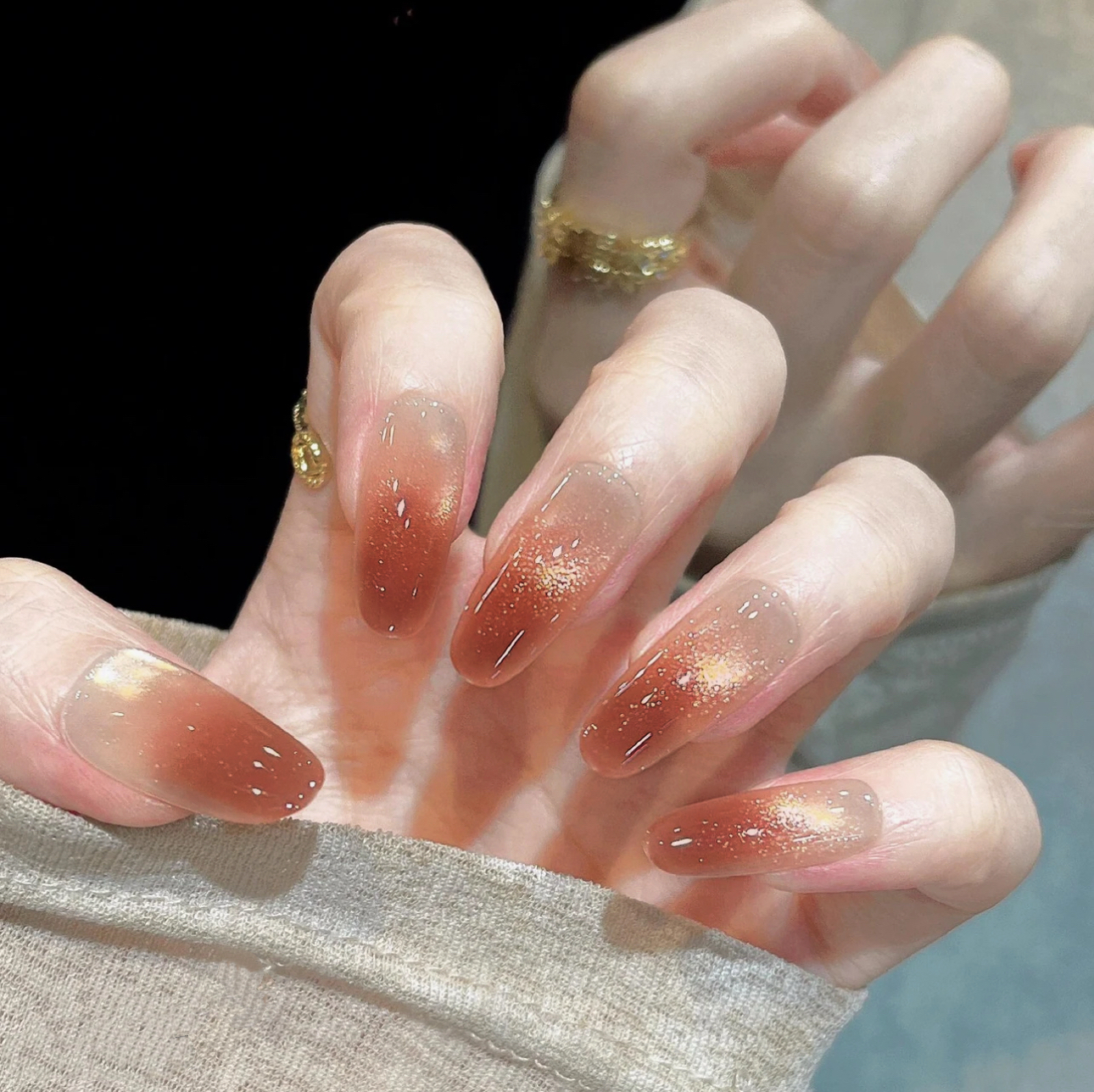 秋冬焦糖渐变猫眼纯手工穿戴甲高级感轻奢显白光疗美甲