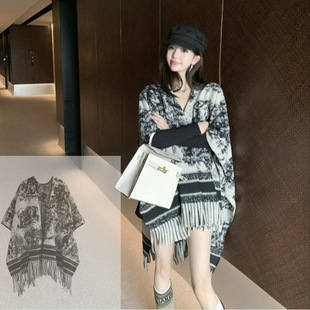 法式格子流苏斗篷外套女秋季小个子披肩外搭大围巾氛围感流苏披风