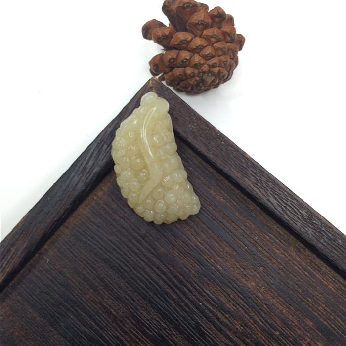 新疆和田玉男士葡萄吊坠玉坠和田白玉女士硕果累累毛衣链挂坠玉佩,珠宝/钻石/翡翠,颈饰,淘宝优惠券,粉丝福利购,淘宝优惠卷