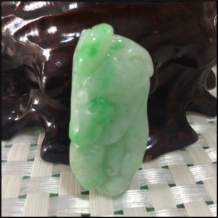 翡翠翠玉缅甸玉吊坠挂坠挂件玉坠A货正品毛衣链男女款佛手瓜如意