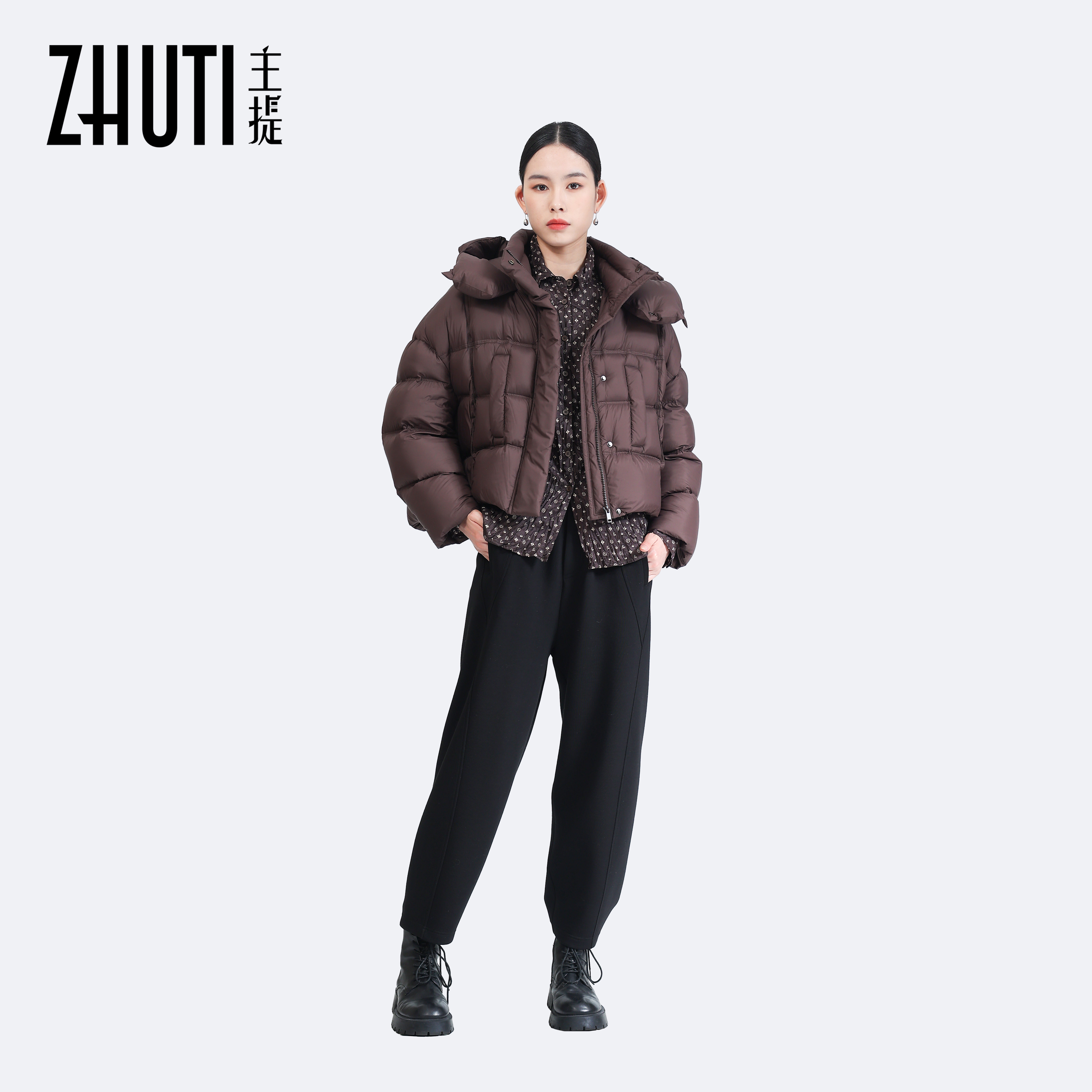 2025主提冬季女装新款品牌专柜设计高级感舒适时尚气质百搭羽绒服