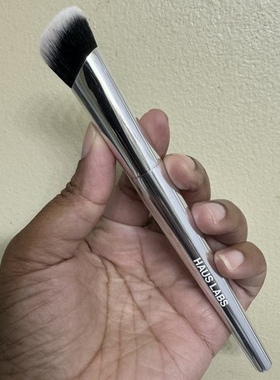 预*定haus labs lady gaga多功能双头化妆刷修容腮红遮瑕粉底刷