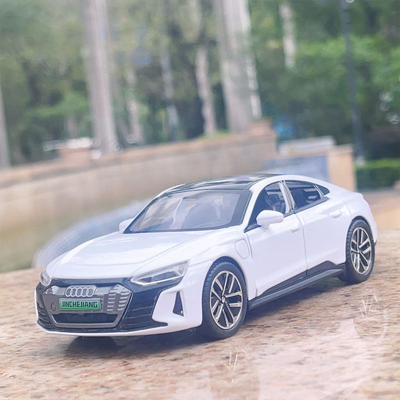 132奥迪GT汽车模型仿真合金玩具
