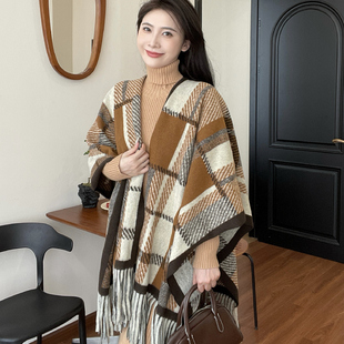 披肩女外搭时尚洋气高档外套新款格子旅游斗篷坎肩办公室保暖百搭