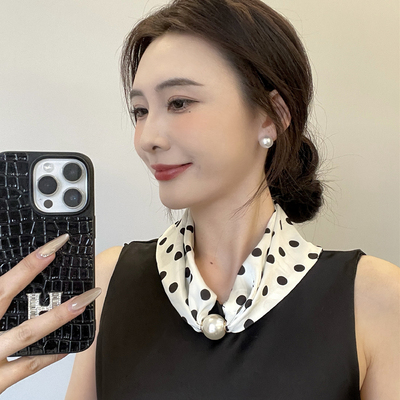 双面佩戴磁吸扣丝巾高档