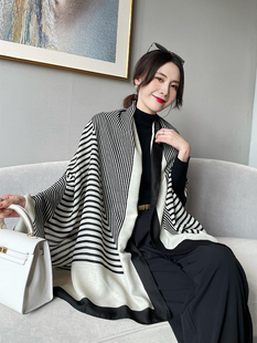 冬季新款丝巾2024披肩春秋洋气时尚高级感棉麻妈妈围巾女薄款百搭