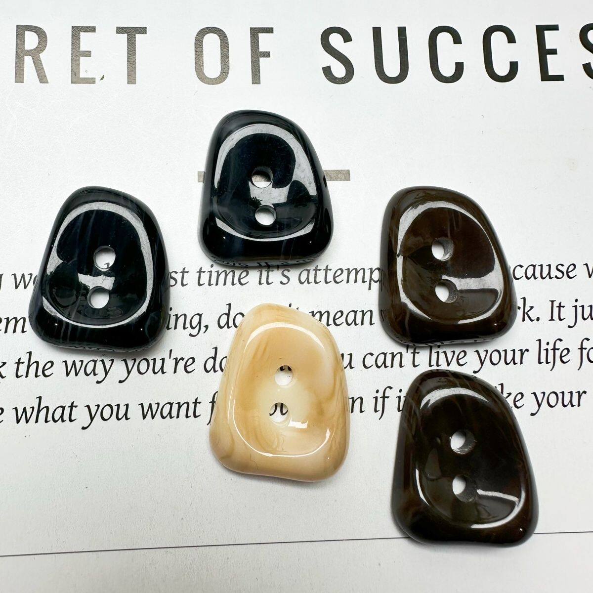 异形扣子风毛衣不规则装饰纽扣扣子两眼开衫外套衣服扣子各种大全