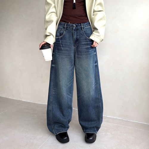 十二平方复古蓝植绒弯刀牛仔裤女早秋新款立体剪裁加绒阔腿香蕉裤