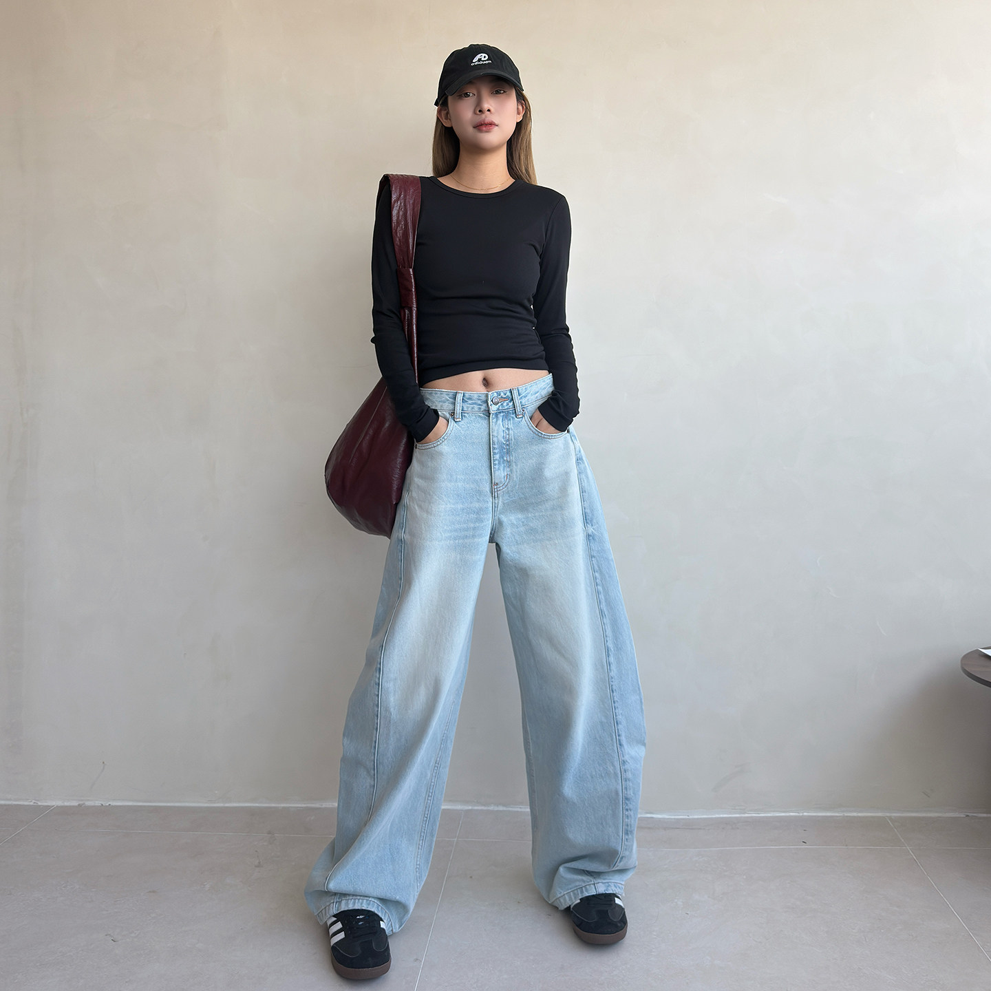 12平方88995浅蓝拼接设计弯刀牛仔裤女2026松弛感百搭显瘦阔腿裤,女装/女士精品,牛仔裤,淘宝优惠券,粉丝福利购,淘宝优惠卷