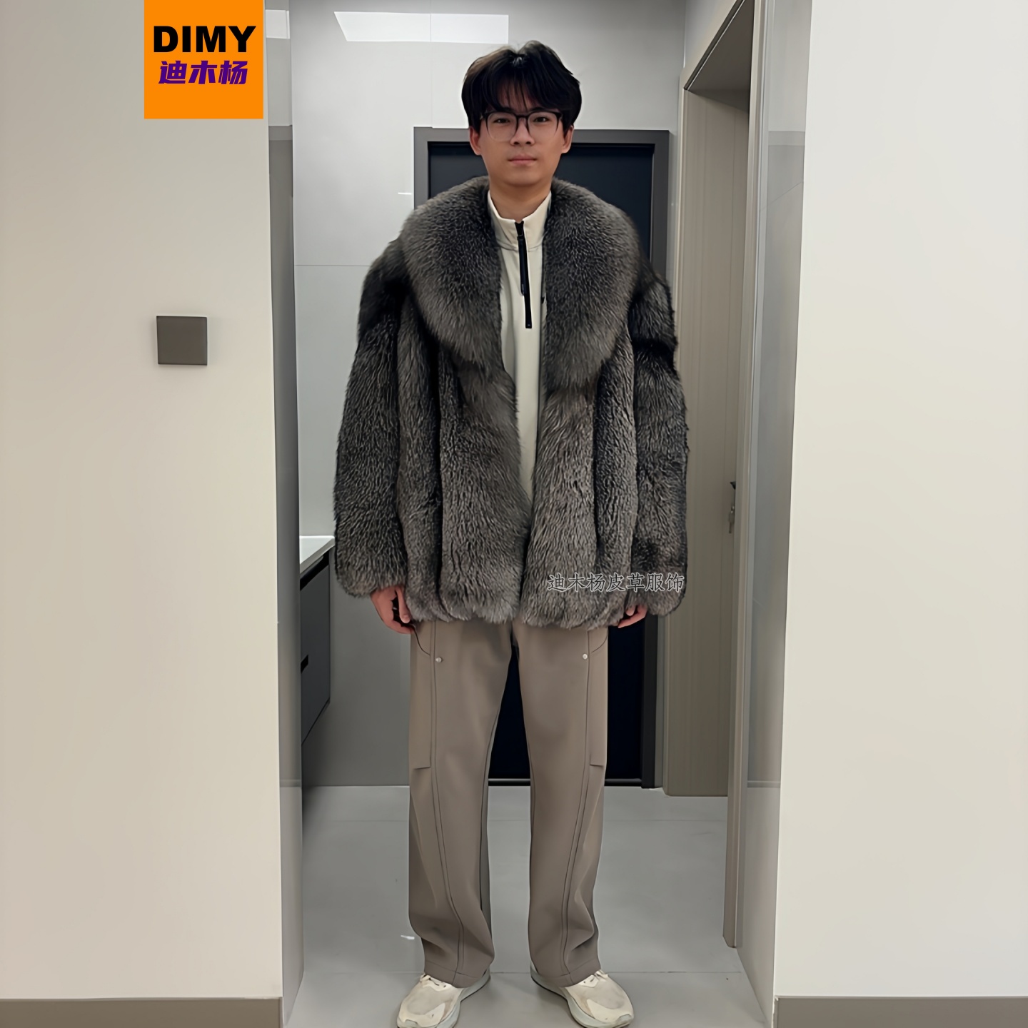 冬季稀缺高端银狐外套