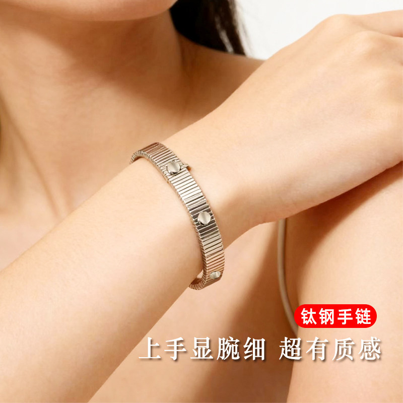 跨境爆款卡加条纹螺丝手链高版男女钛钢不掉色不过敏新款love手环