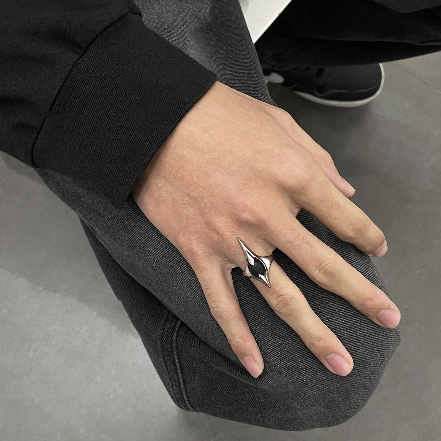小众设计感黑玛瑙尖刺戒指暗黑先锋几何异形指环高级感中性风配饰