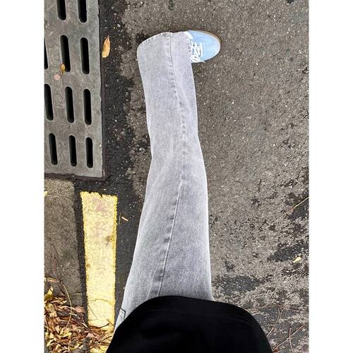 烟灰色弯刀直筒牛仔裤男款微喇裤