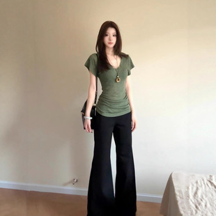 韩系气质修身 苔绿色蝙蝠袖 T恤女夏季 短袖 设计感小众上衣 低V领薄款