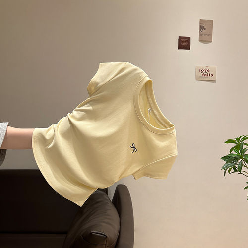 奶黄色圆领正肩显白短袖T