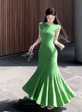 果绿色针织长裙夏季新款无袖背心裙修身气质名媛百褶鱼尾连衣裙女