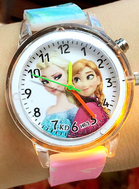 闪灯艾莎卡通女孩手表Elsa小学生印花硅胶带发光儿童手表石英手表