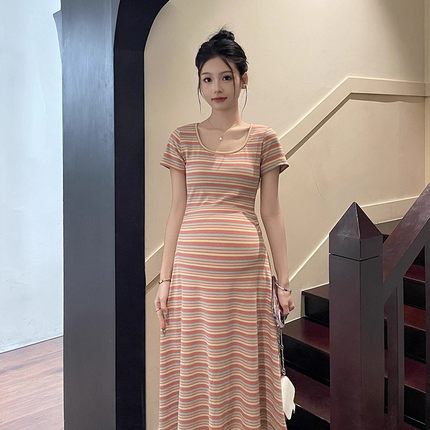 孕妇装夏季2024新款短袖彩虹裙U领修身显瘦气质连衣裙超弹孕妇裙