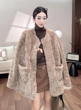 Wang.小宁「慵懒糅咖」轻奢羊毛宽松时尚皮毛一体外套H03056WT254