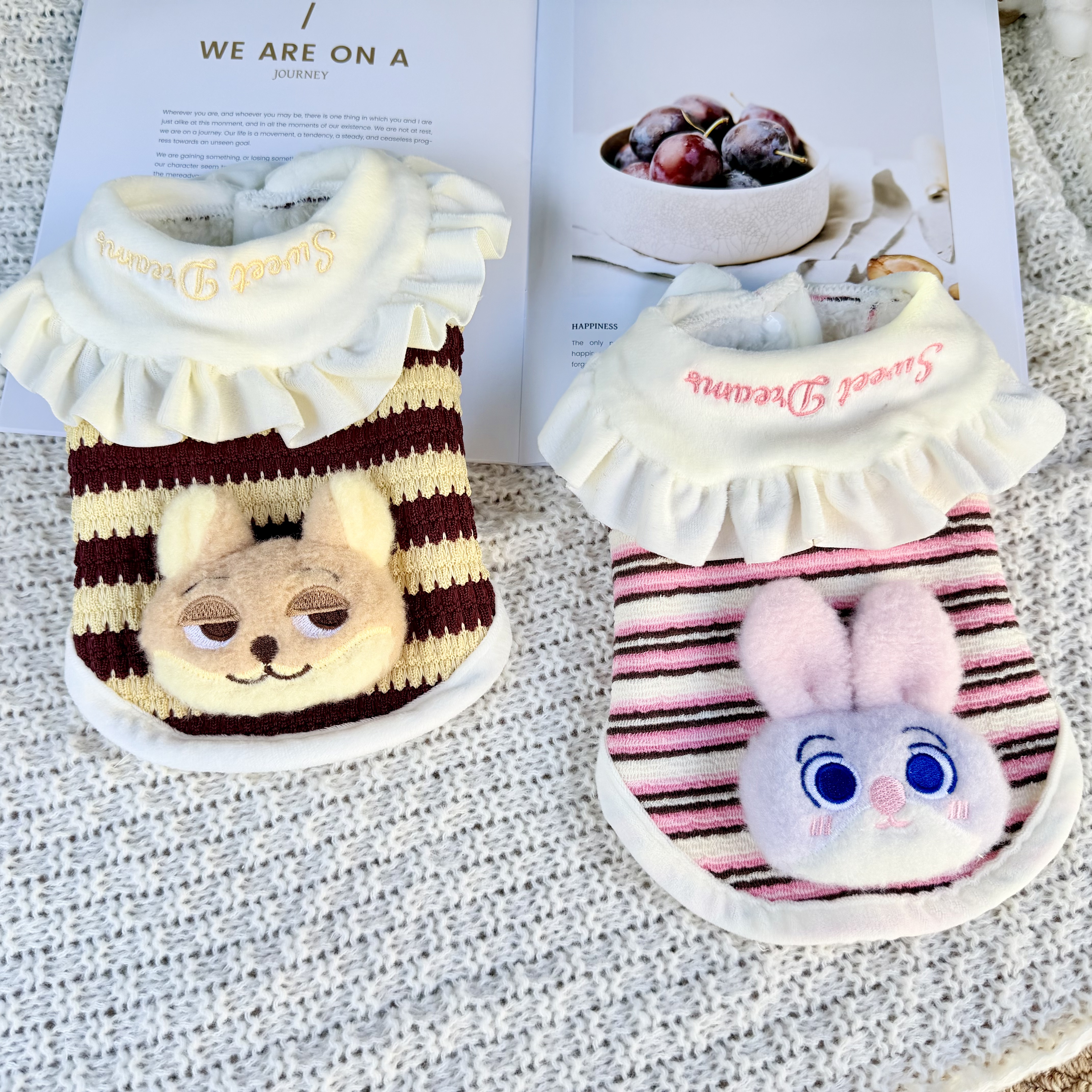 25新款秋冬可牵引宠物衣服猫狗马尔济斯约克夏比熊加绒开衫送玩偶