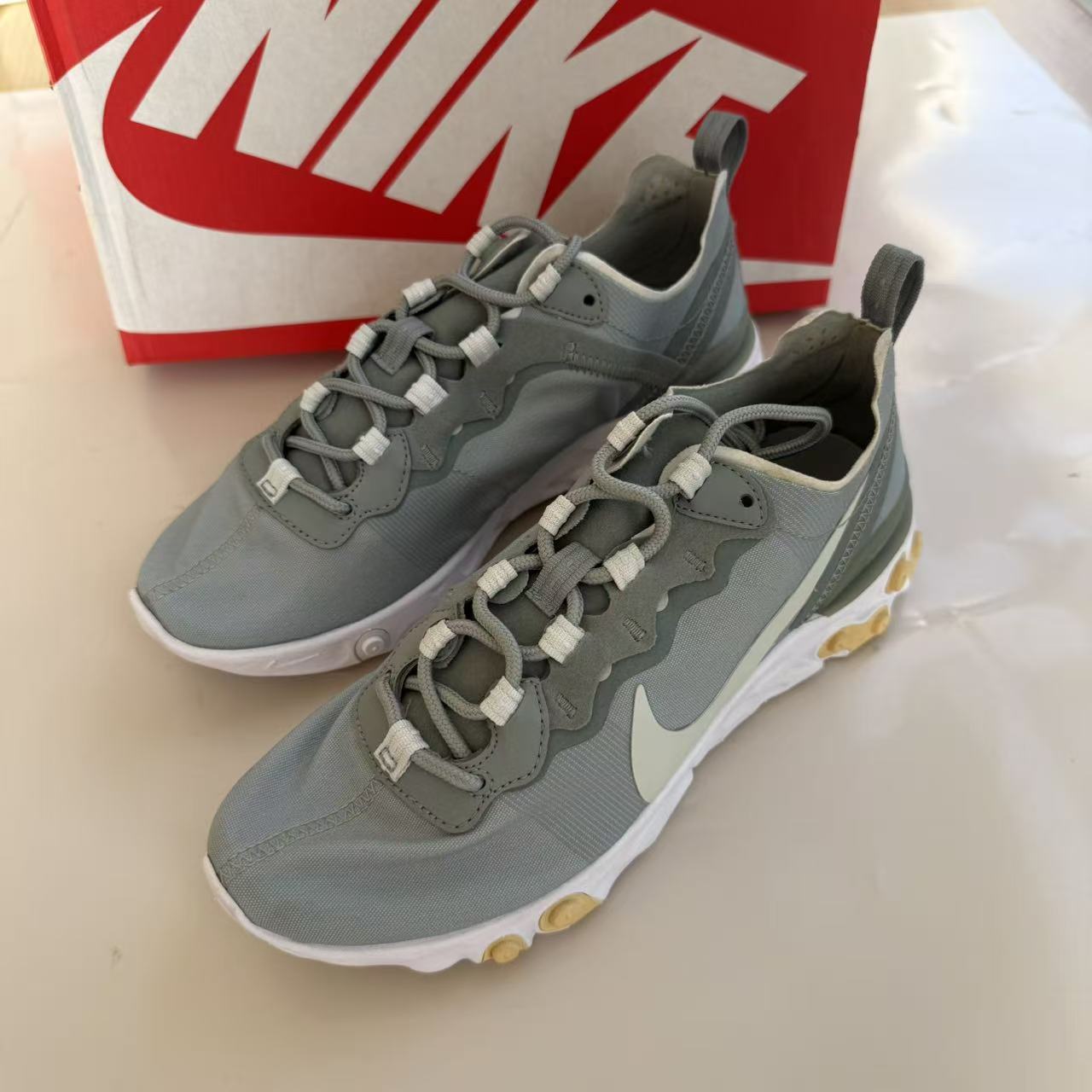 Nike React Element 55 高桥盾男女透气泡棉跑鞋 BQ2728-300