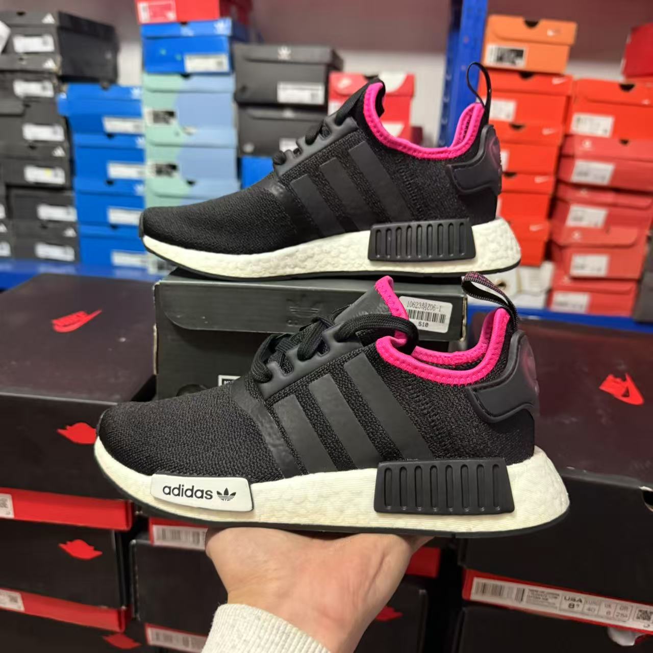 Adidas/阿迪达斯 三叶草 NMD_R1 Boost 减震休闲跑步鞋 DB3586